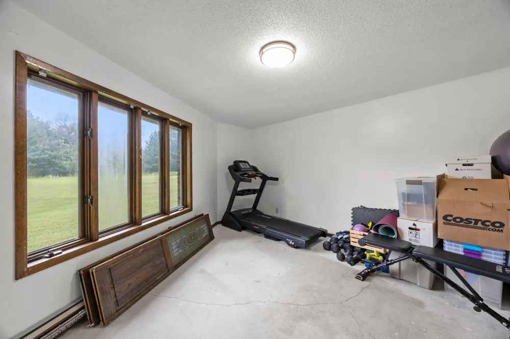 569 327th Avenue NE Cambridge, MN 55008