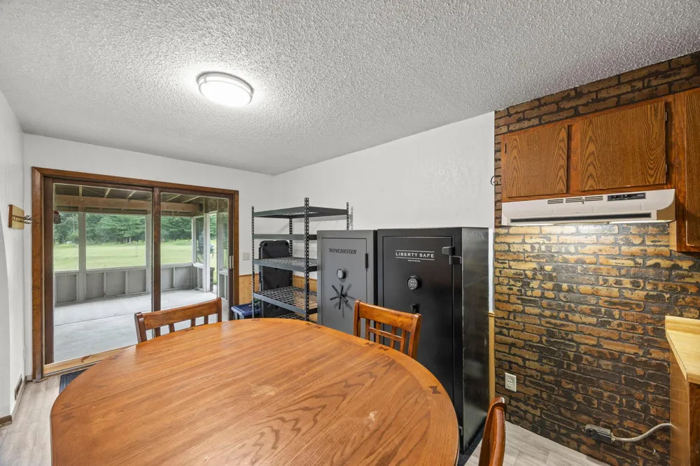 569 327th Avenue NE Cambridge, MN 55008