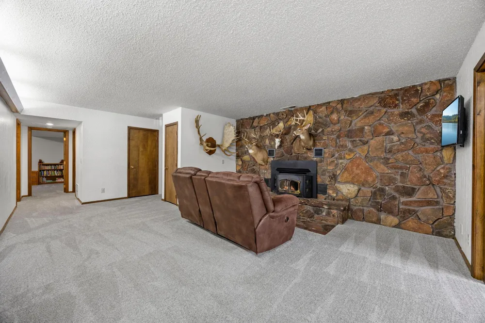 569 327th Avenue NE Cambridge, MN 55008
