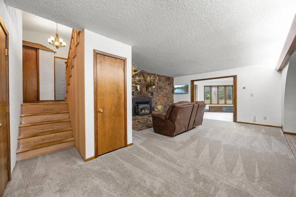 569 327th Avenue NE Cambridge, MN 55008