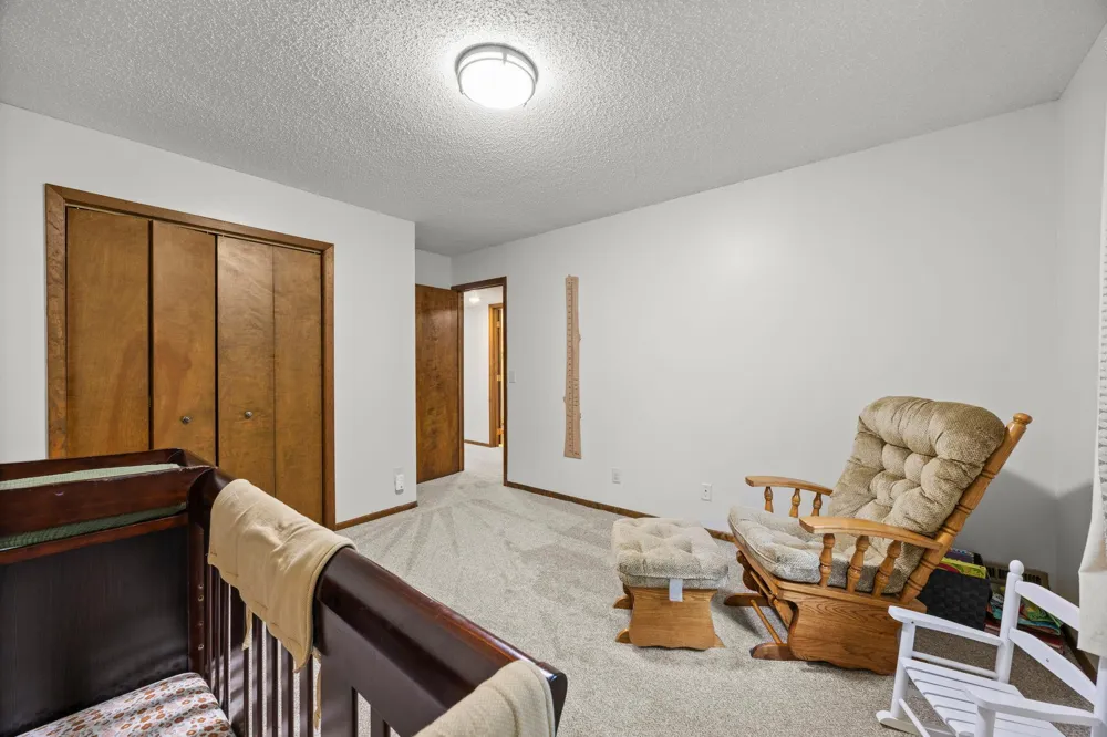 569 327th Avenue NE Cambridge, MN 55008