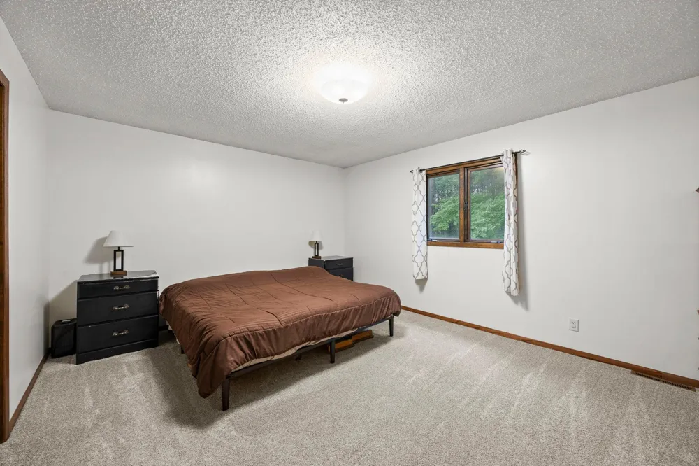 569 327th Avenue NE Cambridge, MN 55008