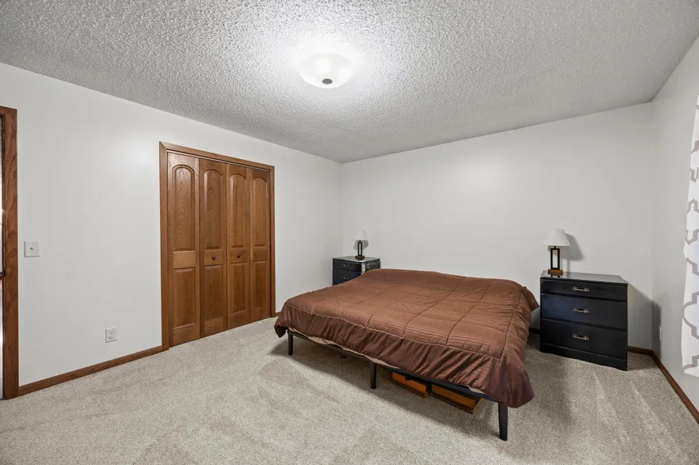 569 327th Avenue NE Cambridge, MN 55008