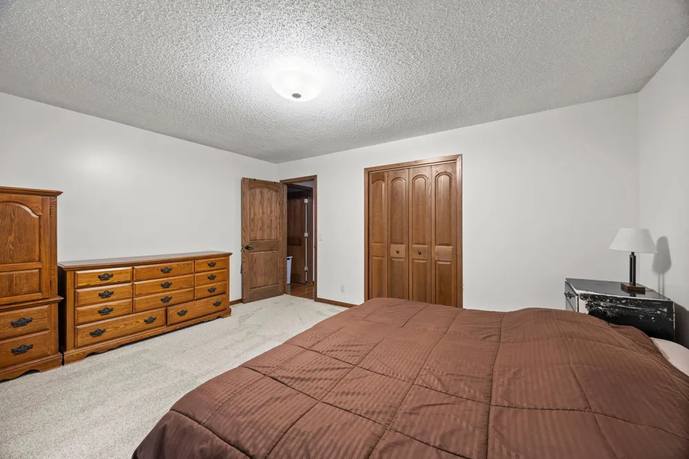 569 327th Avenue NE Cambridge, MN 55008