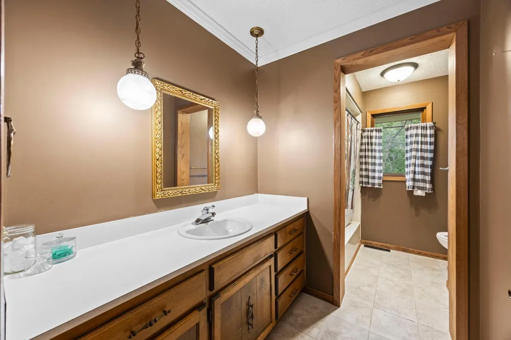 569 327th Avenue NE Cambridge, MN 55008