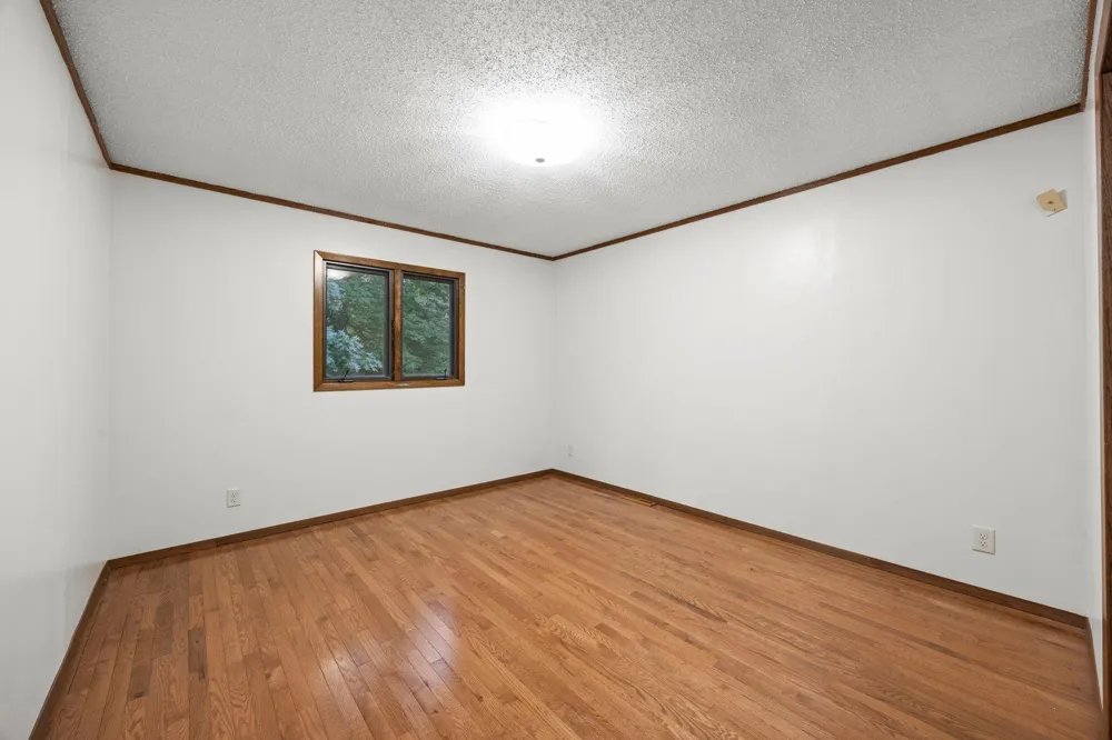 569 327th Avenue NE Cambridge, MN 55008