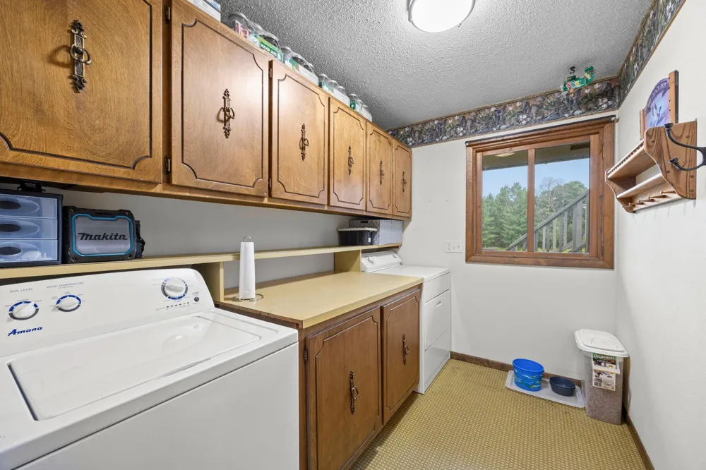 569 327th Avenue NE Cambridge, MN 55008
