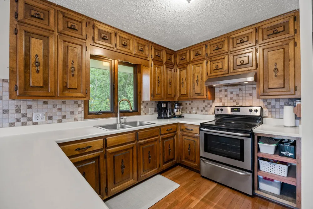 569 327th Avenue NE Cambridge, MN 55008