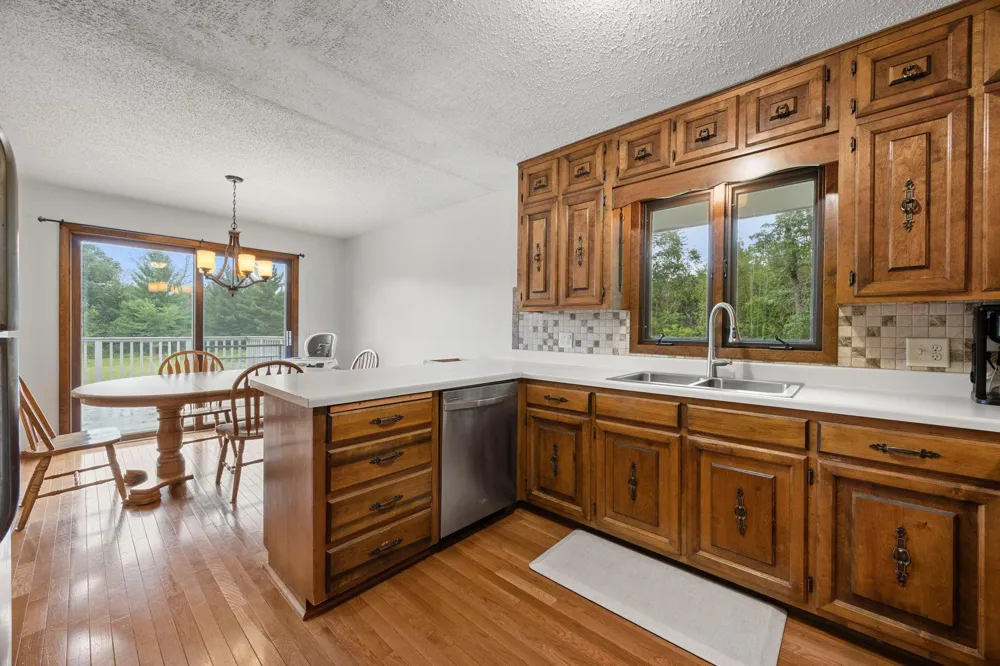 569 327th Avenue NE Cambridge, MN 55008