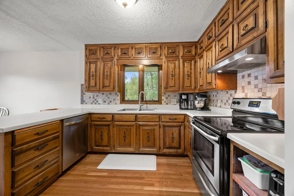 569 327th Avenue NE Cambridge, MN 55008