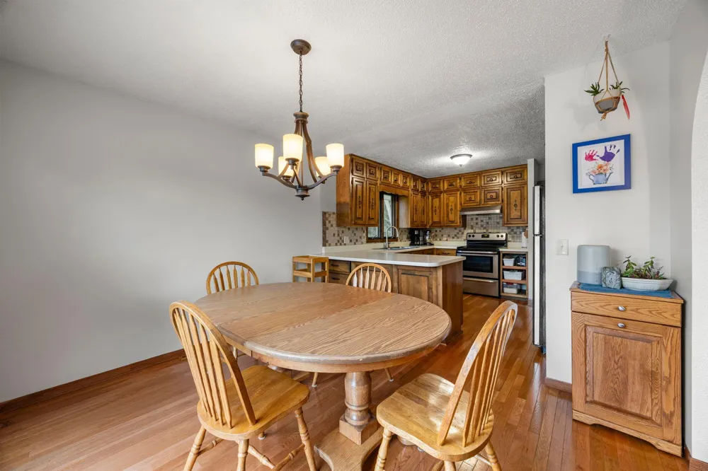 569 327th Avenue NE Cambridge, MN 55008