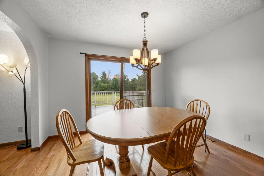 569 327th Avenue NE Cambridge, MN 55008