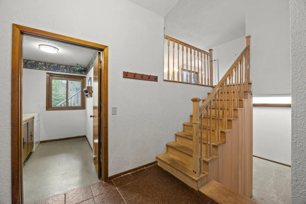569 327th Avenue NE Cambridge, MN 55008