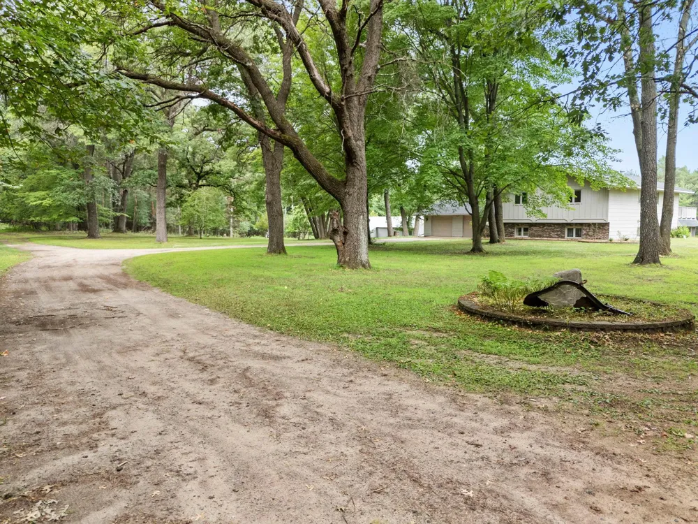 569 327th Avenue NE Cambridge, MN 55008