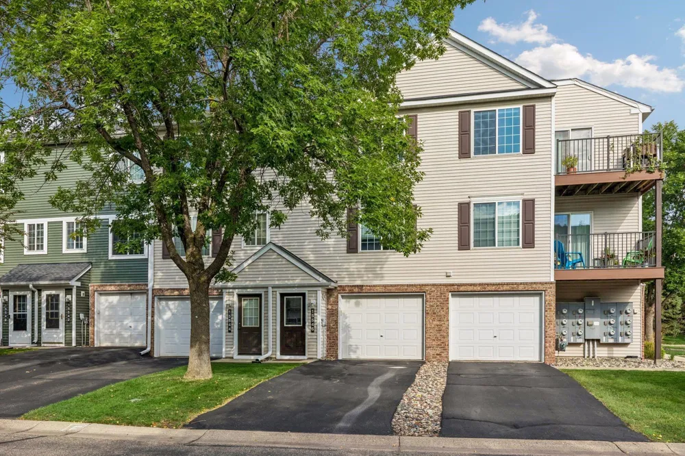 15546 Float Lane #103 Apple Valley, MN 55124