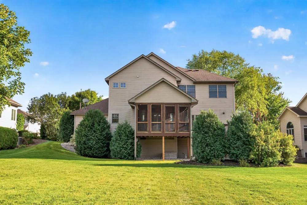 1740 Sandbar Circle Waconia, MN 55387
