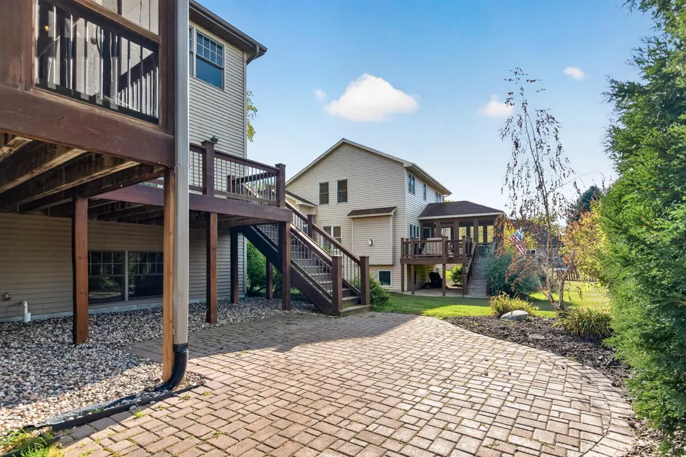 1740 Sandbar Circle Waconia, MN 55387