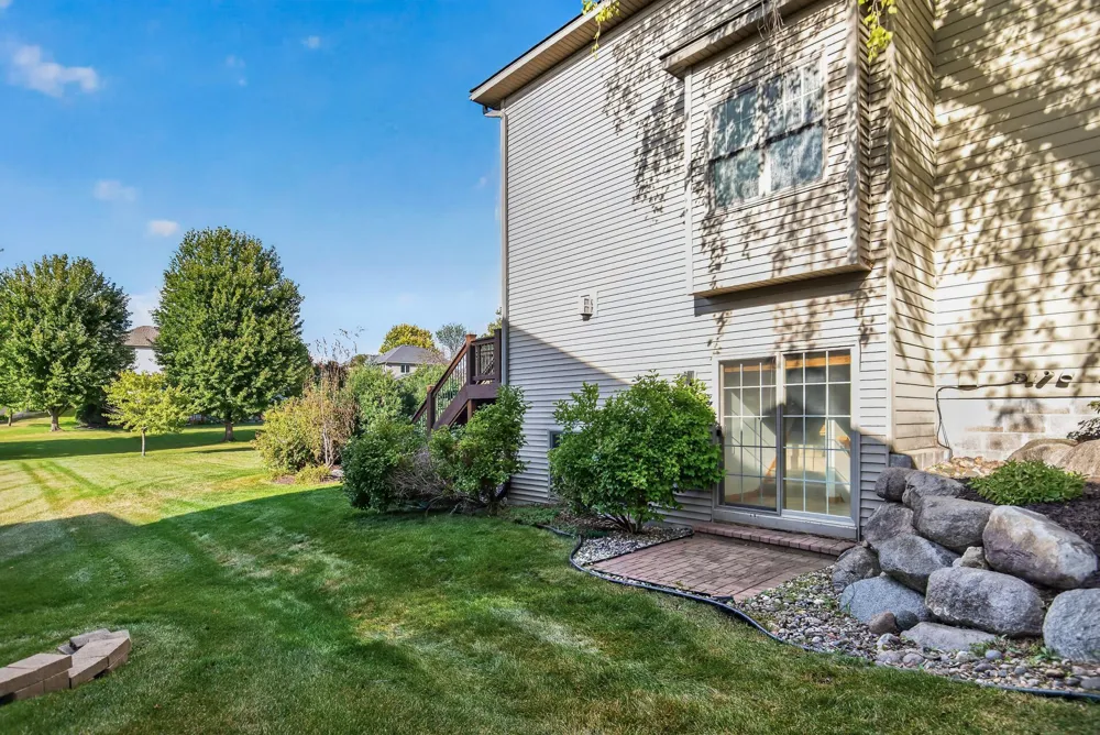 1740 Sandbar Circle Waconia, MN 55387