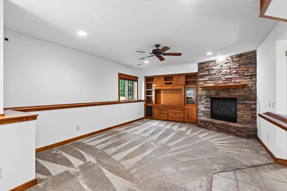 1740 Sandbar Circle Waconia, MN 55387