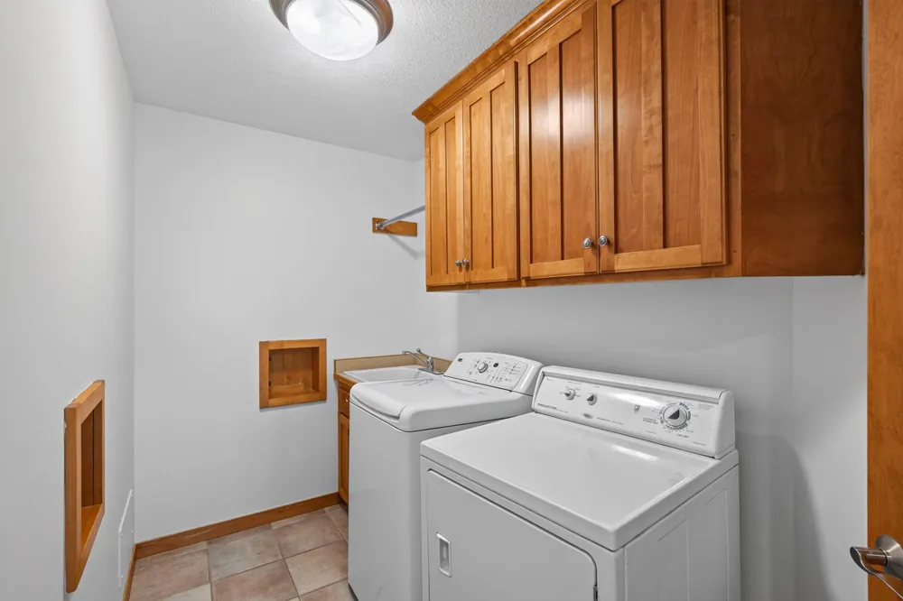 1740 Sandbar Circle Waconia, MN 55387