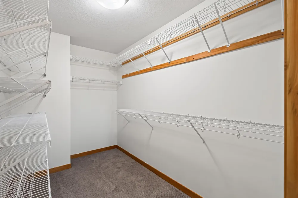 1740 Sandbar Circle Waconia, MN 55387
