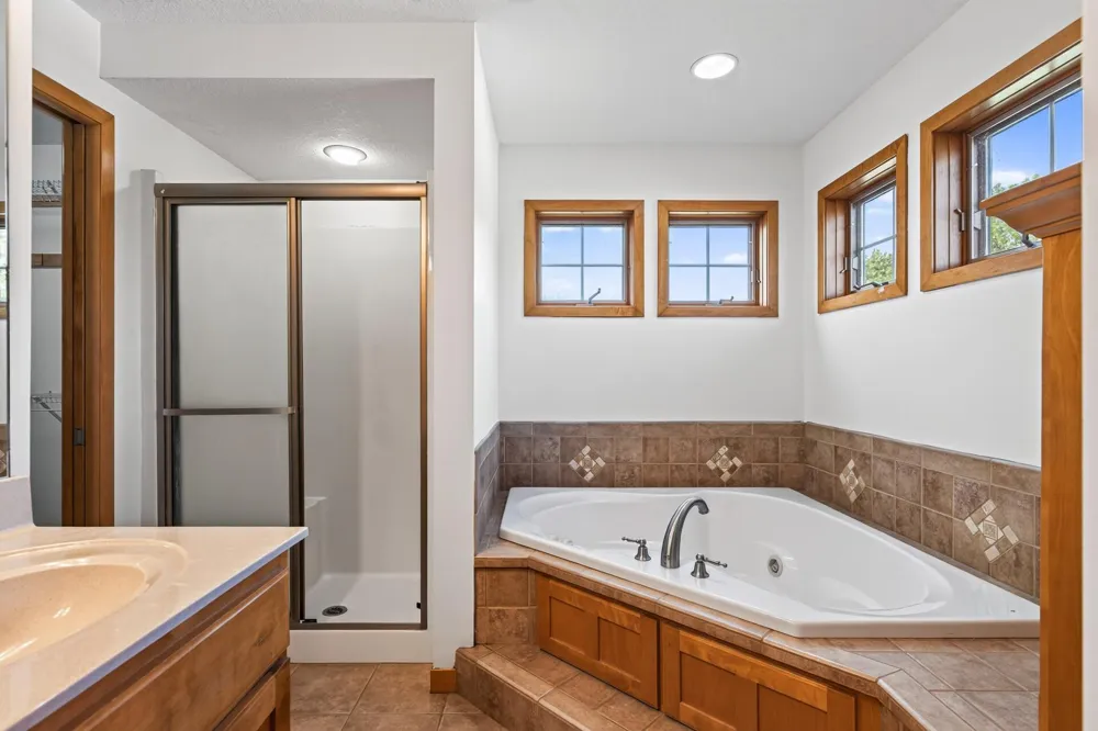 1740 Sandbar Circle Waconia, MN 55387