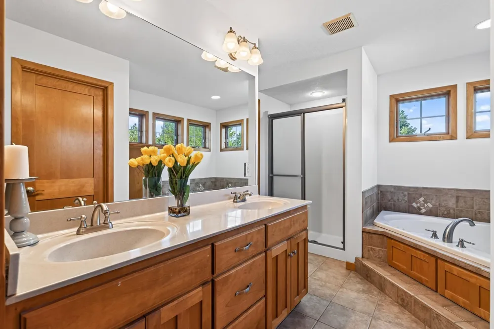 1740 Sandbar Circle Waconia, MN 55387