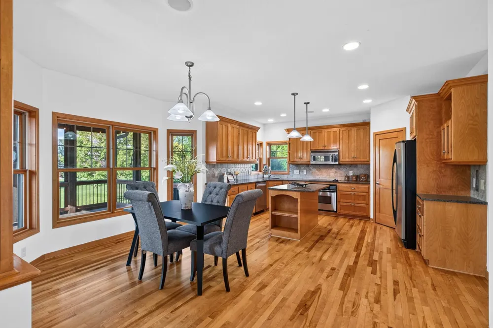 1740 Sandbar Circle Waconia, MN 55387