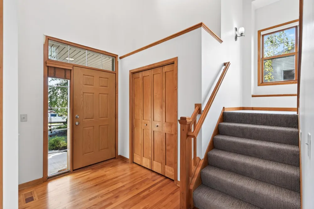 1740 Sandbar Circle Waconia, MN 55387