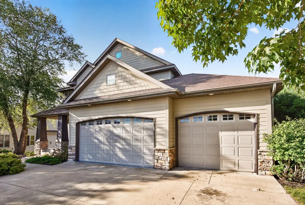 1740 Sandbar Circle Waconia, MN 55387