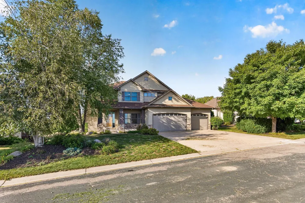 1740 Sandbar Circle Waconia, MN 55387