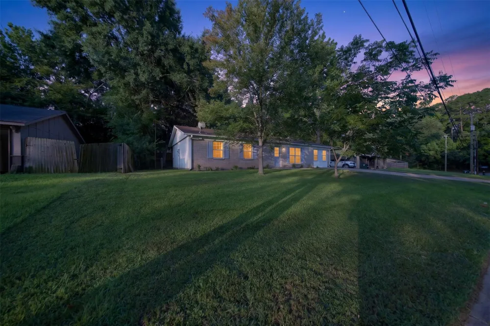 2313 Danica Tyler, TX 75701