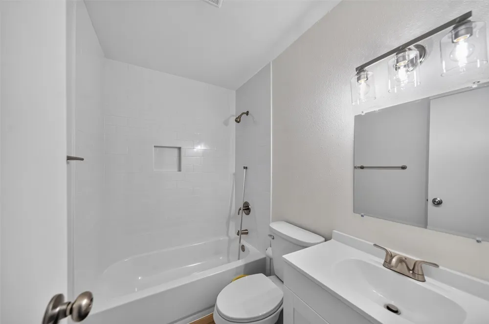 2313 Danica Tyler, TX 75701