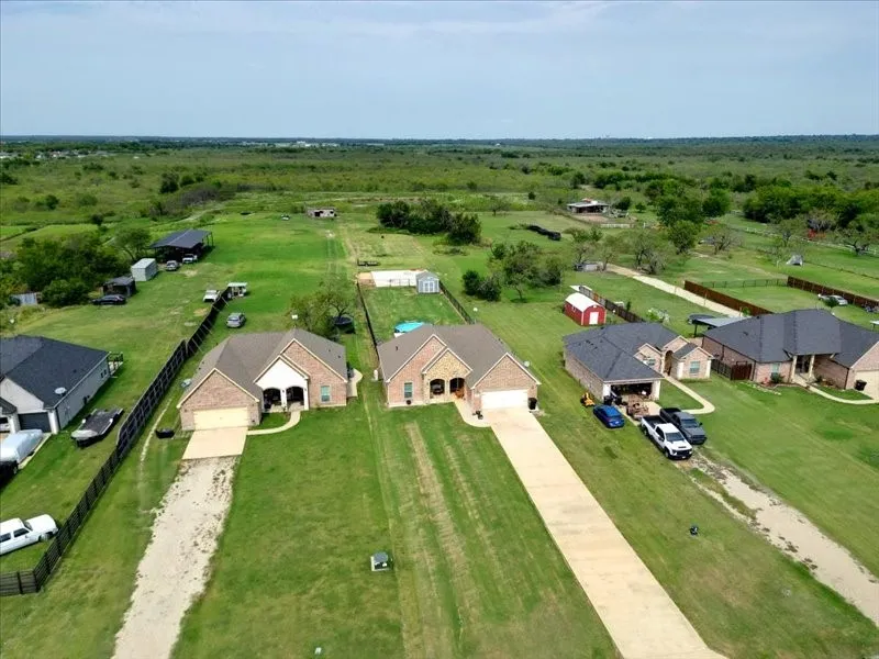13216 County Road 237 Terrell, TX 75160