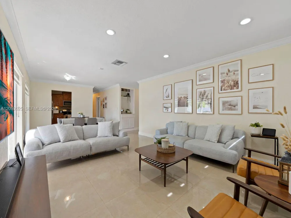 8530 NW 179th St Hialeah, FL 33015