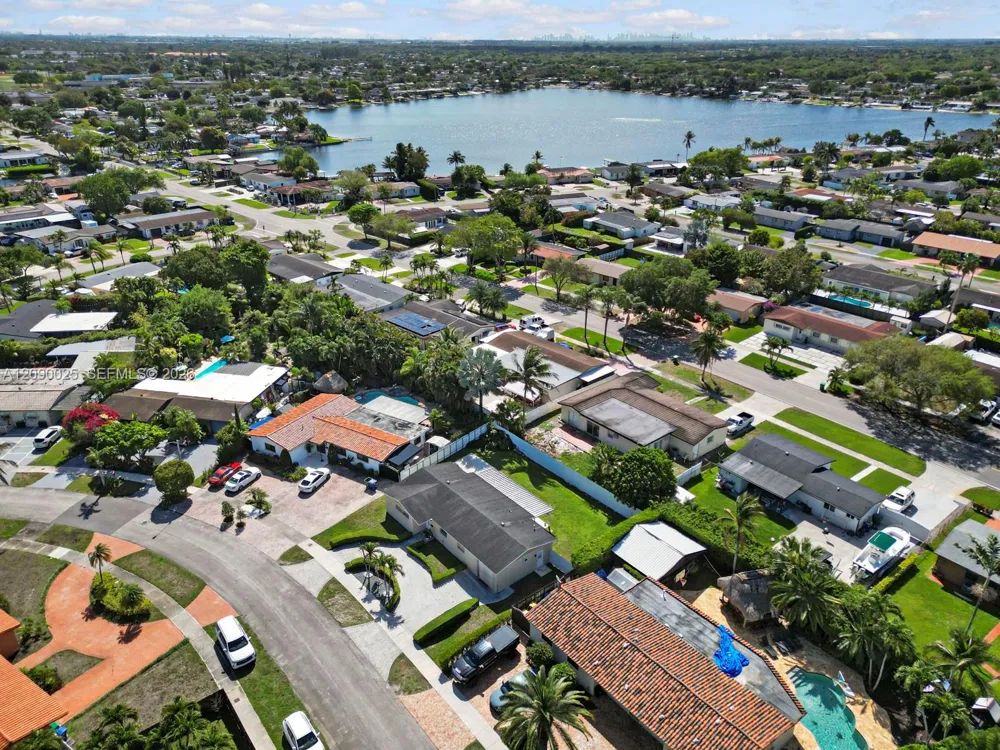 8530 NW 179th St Hialeah, FL 33015