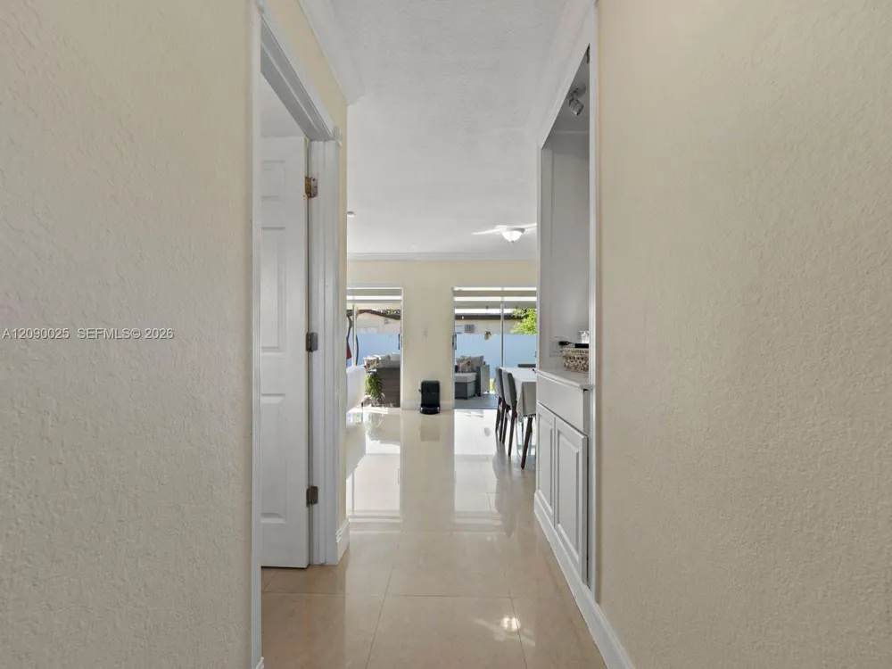 8530 NW 179th St Hialeah, FL 33015