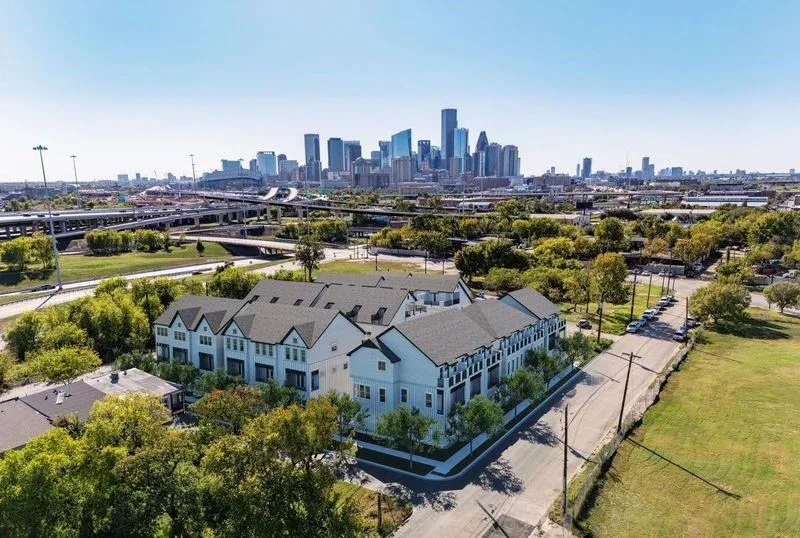 2743 Providence Street Houston, TX 77020