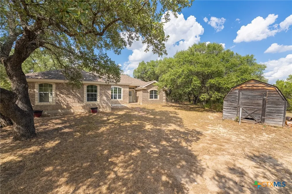 614 Private Road 3004 Lampasas, TX 76550