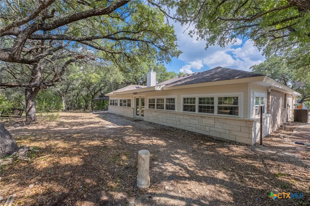 614 Private Road 3004 Lampasas, TX 76550