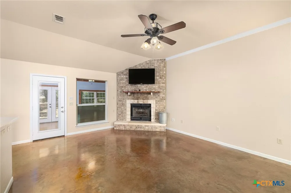 614 Private Road 3004 Lampasas, TX 76550