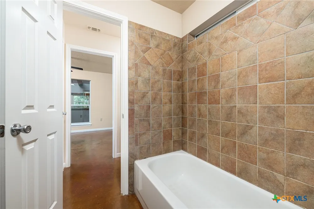 614 Private Road 3004 Lampasas, TX 76550