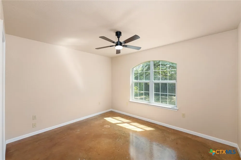 614 Private Road 3004 Lampasas, TX 76550