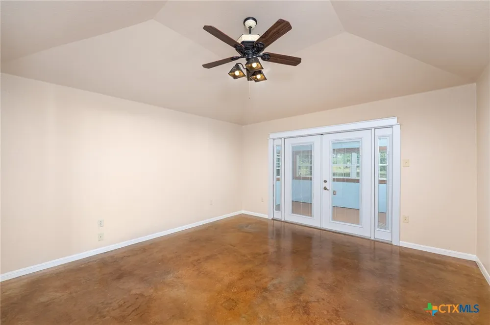 614 Private Road 3004 Lampasas, TX 76550
