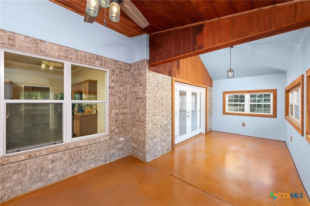 614 Private Road 3004 Lampasas, TX 76550