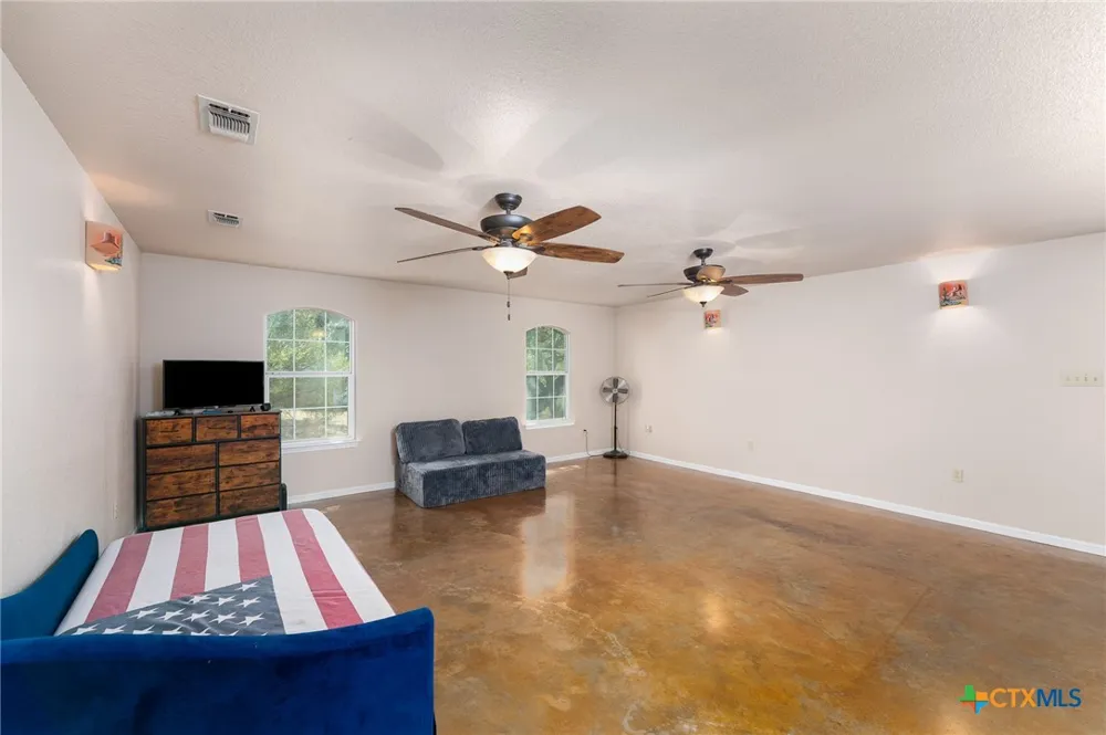 614 Private Road 3004 Lampasas, TX 76550