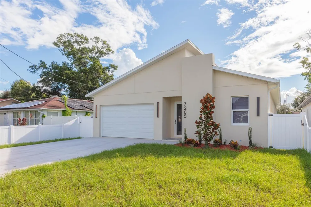 7205 LOIS AVENUE Tampa, FL 33614