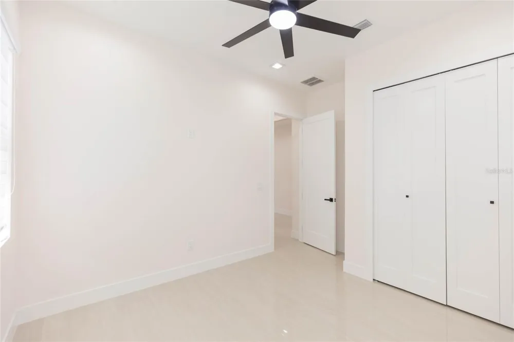 7205 LOIS AVENUE Tampa, FL 33614