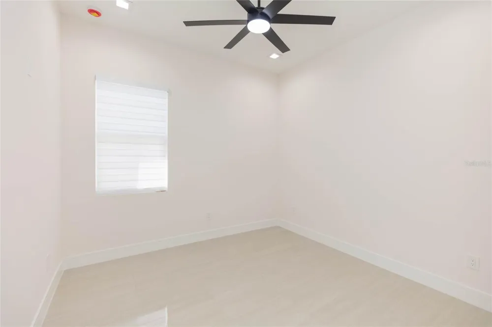 7205 LOIS AVENUE Tampa, FL 33614