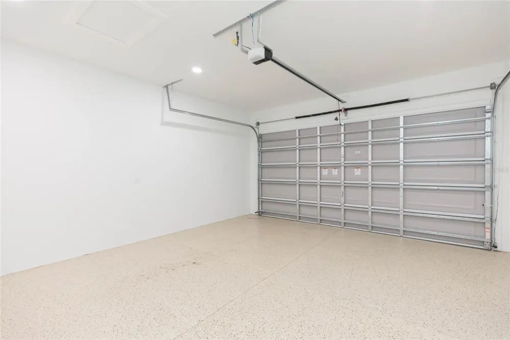 7205 LOIS AVENUE Tampa, FL 33614
